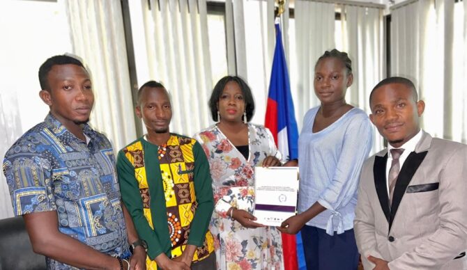 Jeunes et ministre Haiti