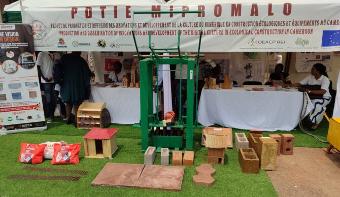 Exposition des innovations de la MIPROMALO pendant le salon des sciences à Yaoundé