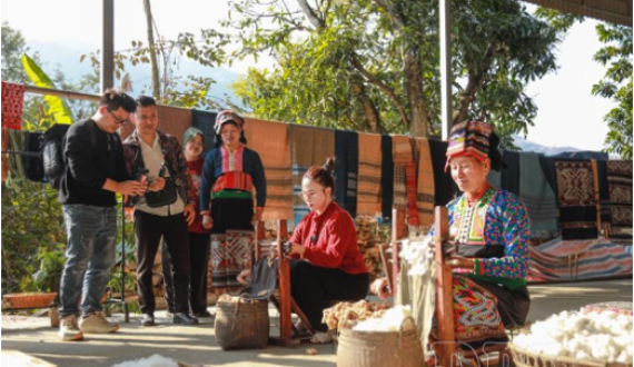 Le tourisme durable au service de l’autonomie économique des femmes À Dien Bien, au Vietnam